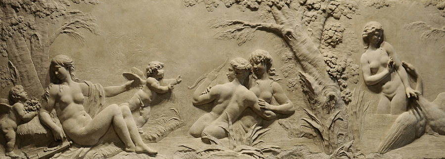 Vénus et l'Amour avec Léda et le cygne. Clodion.