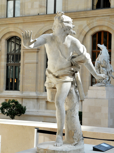 Apollon poursuivant Daphné. Nicolas Coustou.