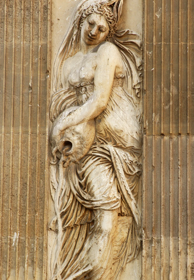 Fontaine des innocents. Jean Goujon.