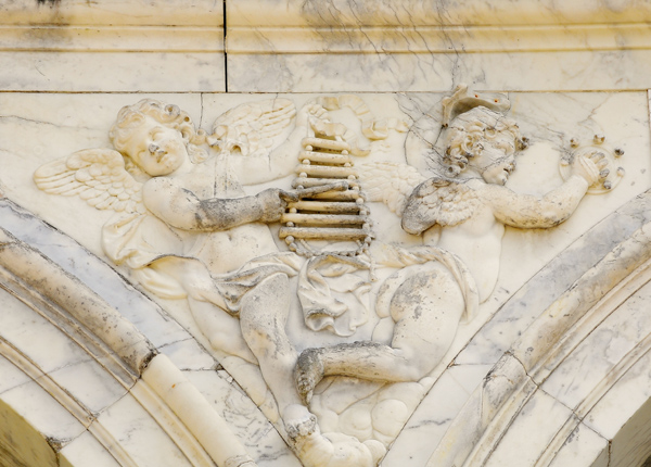 Amours jouant du xylophone. Simon Mazière.