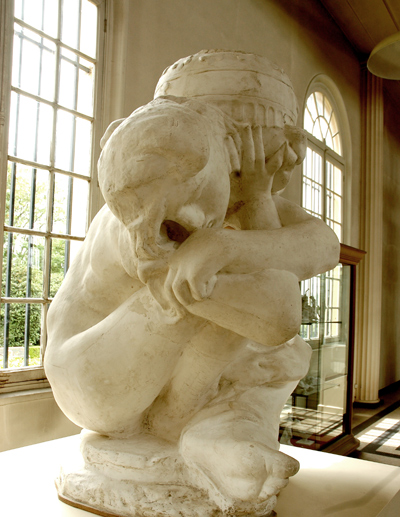 Cariatide portant une urne. Auguste Rodin.